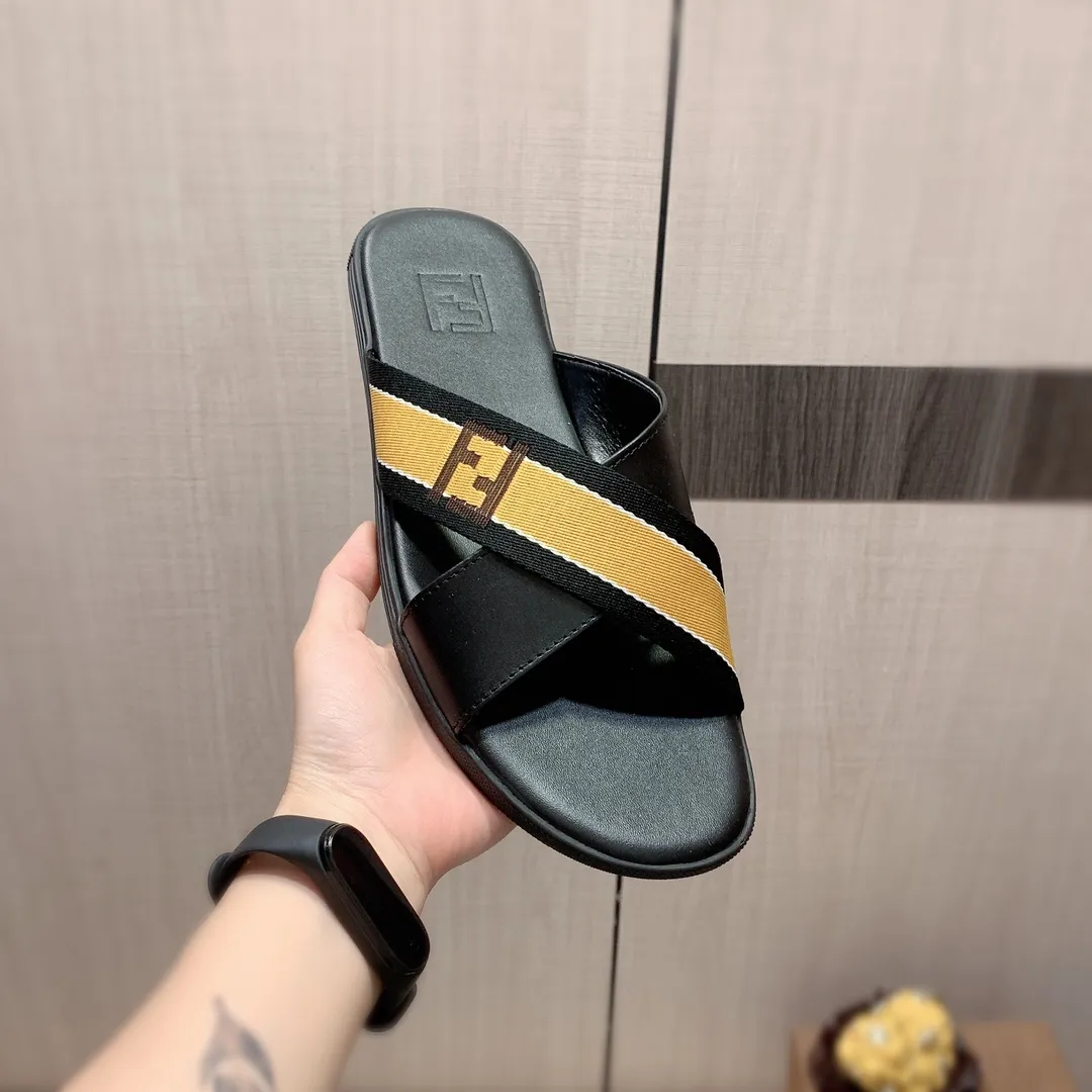 Slippers: New model: Factory price: 220💰💰🎩🎩🔥🔥《 Fendi FENDI* 》Series of slippers top purchasing agent 🔍🔍Men's 2022 counters are on sale simultaneously, original imported cowhide from Italy, exquisite workmanship,), sole: (super comfortable) original sole provided by the original factory, ⚠️ The exclusive double-layer movable molded bottom is super comfortable⚠️, the real thing is more beautiful🎬The real thing is more beautiful🔍🔍original order quality, you can enter and leave the counter at will, the correct size is 38-44, you can order 45. Long-term availability 266